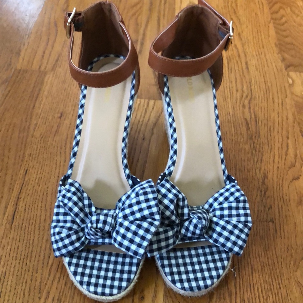 Old Navy wedges